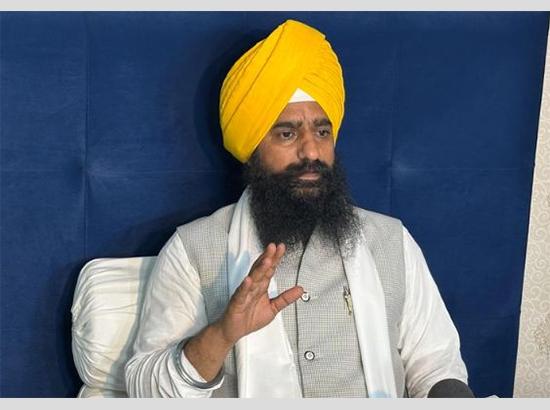 Jathedar directs SGPC to co-operate with Police investigation of missing saroop case, warns to do politics in saroop issue