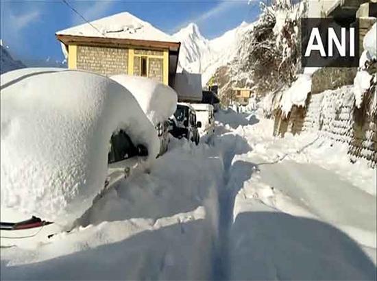 Heavy snowfall hits Himachal Pradesh; Lahaul- Spiti severely affected