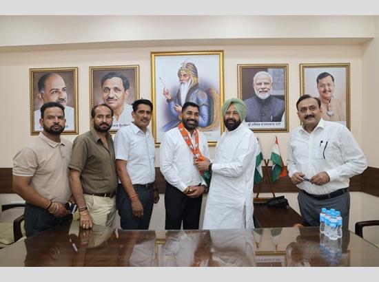 SAD’s Legal Wing General Secretary joins BJP