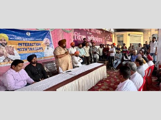 MLA Bhullar chairs Traders’ Wing meeting to resolve market issues  