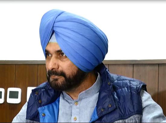 Is Navjot Sidhu hurt by Captain Government stand in SC?