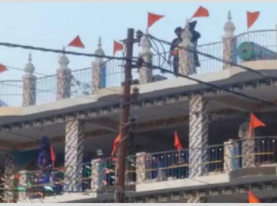 Breaking: Nihang Sikhs occupy Gurdwara, hold Sevadar hostage; Internet services suspended