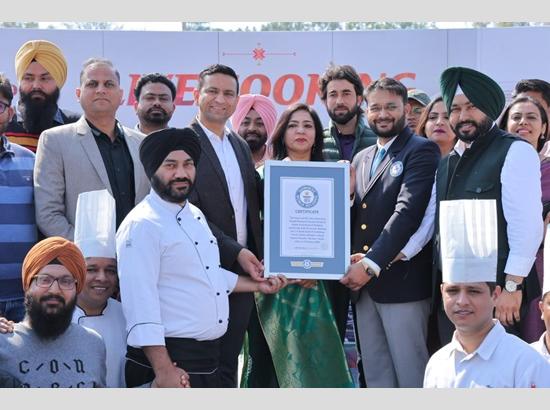 Largest-ever Parantha made during Rangla Punjabi Festival gains entry in Guinness Book of World Records,  Anmol Gagan congratulates