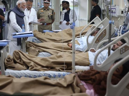PM Modi meets injured victims of Delhi blast