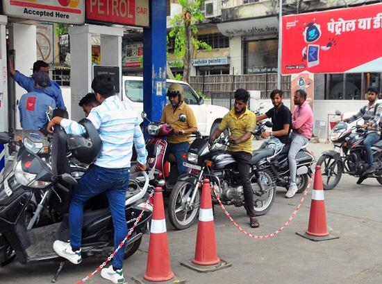 Petrol prices could have hit Rs 125/Litre without ethanol blending, says Govt