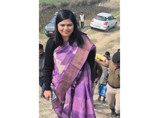 Who is IAS officer Pratibha Rani who inspects roads with a measuring tape?