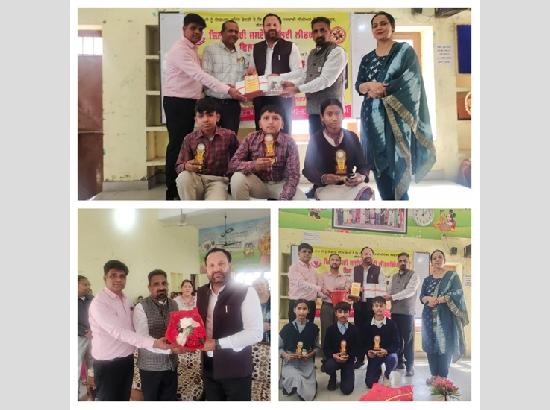 Nawanshahr: District-level prize distribution held for sustainability leadership program