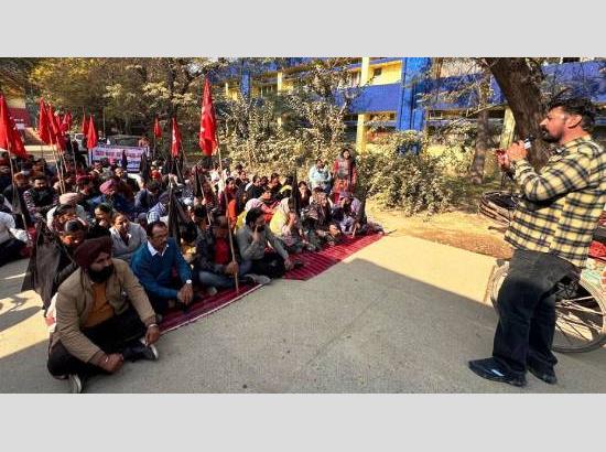 Strong protest against govt decision to hand over 5 hospitals to private hands 