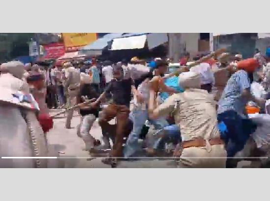 Breaking: Punjab Police lathi-charge unemployed ITI candidates protesting outside PSPCL headquarters