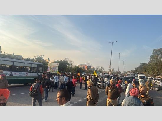 Protests block Ravi-Beas Water Tribunal delegates’ visit to Lohand Khad