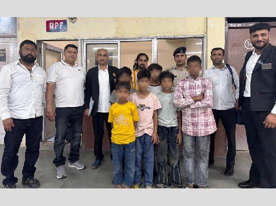 Six runaway children reunited by alert railway staff on Humsafar Express

