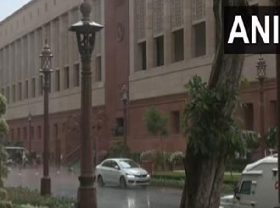 Delhi witnesses sudden weather change; heavy rains lash city