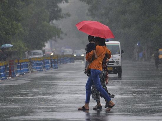 Heavy rainfall and hailstorms lash J-K's Srinagar
