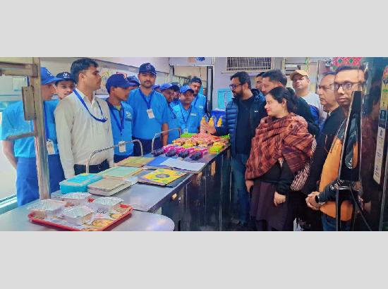 Railway holds special ‘Samvad’ program to strengthen waste management in trains