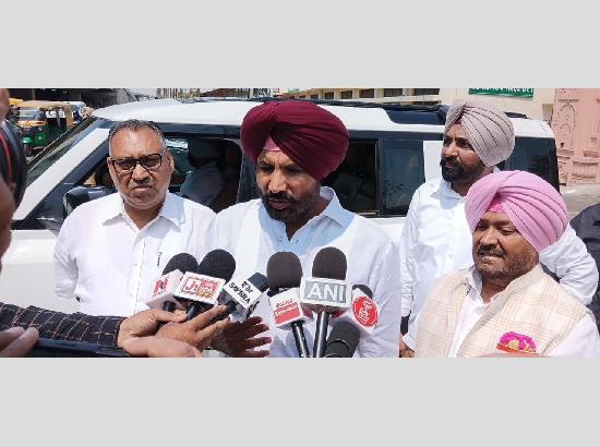 Congress completely united: Warring