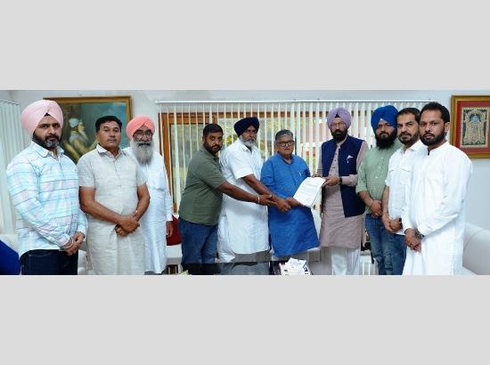 Efforts on to bring back young farmer who crossed Indo-Pak border; family appeals to Governor