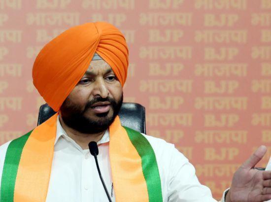 My Cavalcade attacked with eggs and tomatoes by 100 AAP workers : Ravneet Bittu