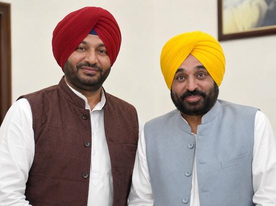 Ravneet Bittu writes to Bhagwant Mann, urges to speed up pending Railway projects in the state