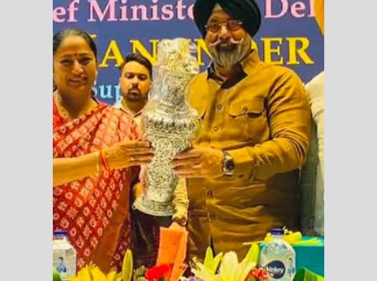 Delhi CM Rekha Gupta showers praise on DSGMC Chief Kalka for community service