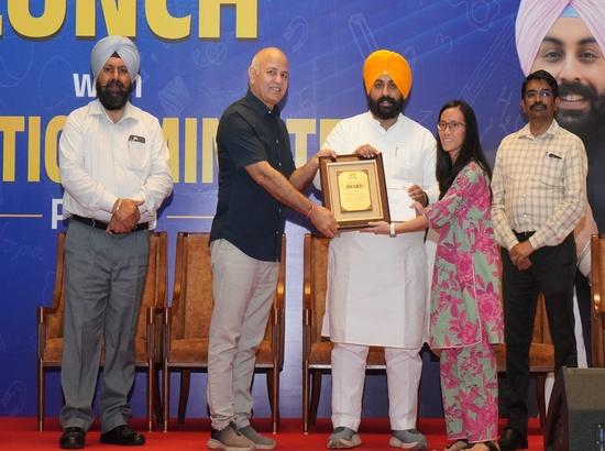 Punjab Sikhya Kranti: Bhagwant Mann Govt Honours Over 300 Principals for Record NEET, JEE Results