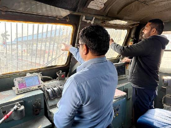 Railway takes multiple measures to ensure trains punctuality and safety during fog