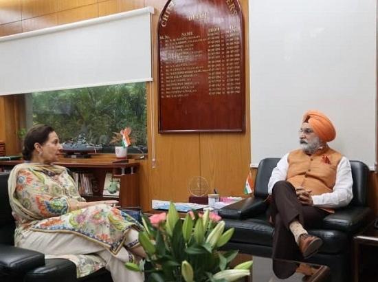 Former Union Minister Preneet Kaur Meets Lieutenant Governor of Delhi Taranjit Singh Sandhu 