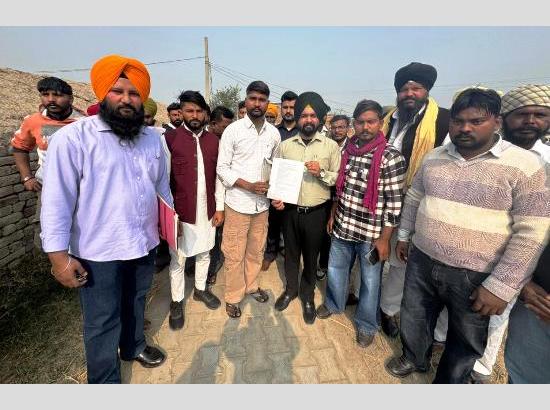 SC Commission member Gurpreet Singh Ittanwali addresses grievances of SC families 
