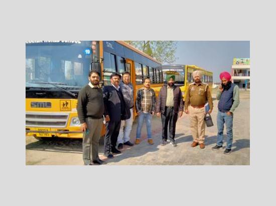 Under Safe School Vehicle Policy, Ferozepur cops challan 11 school vehicles