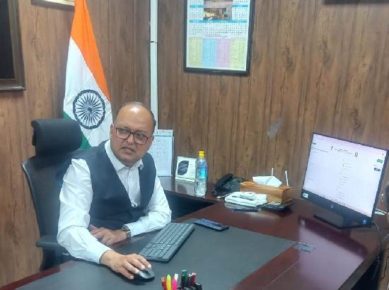 Session Judge completes his own self-enumeration form under Census-2027