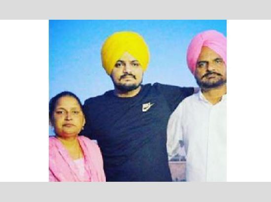 Sidhu Moosewala's father gets death threats from Lawrence Bishnoi gang 