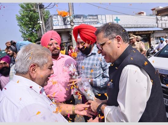 CP Sidhu visits his ancestral village Sidhwan Bet, gets rousing reception