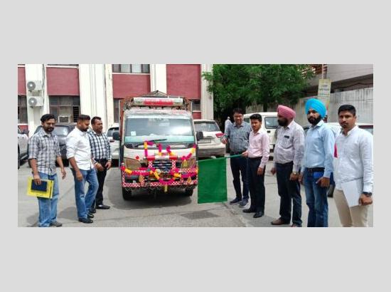 ADC flags off 'Awareness Van' to curb stubble burning in Ferozepur