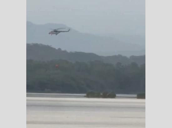 IAF Helicopters draw water from Sukhna lake to battle massive Kasauli forest fire