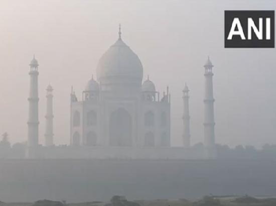 Taj Mahal engulfed in thick haze, tourists complain of low visibility