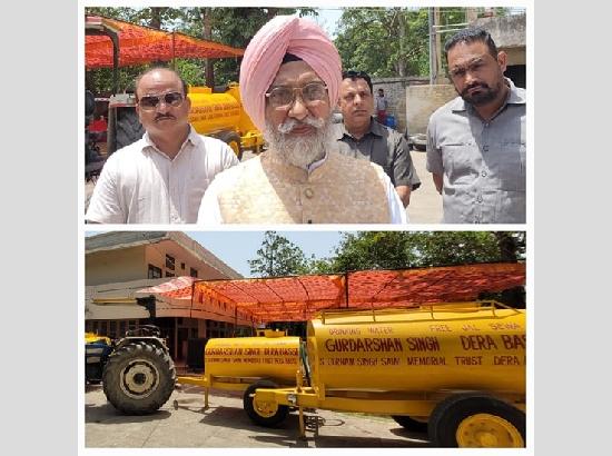 Efforts to tackle water crisis in Dera Bassi; BJP leader Gurdarshan Saini arranges free water tankers; Watch Video