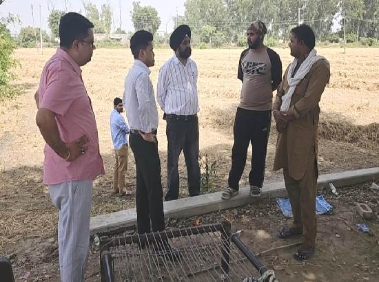 ADC visits stubble-burning hotspots, urges farmers to avoid burning paddy straw