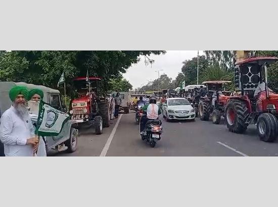 Farmers hold Tractor March in Ferozepur, Demand rollback of Land Pooling Policy