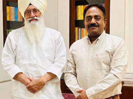 Dr Bhaskar meets Baba Gurinder Singh Dhillon in Beas, calls interaction spiritually enriching