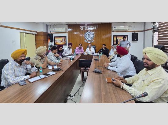 Gau Sewa Commission VC reviews Cow Shelter Management, warns against negligence 