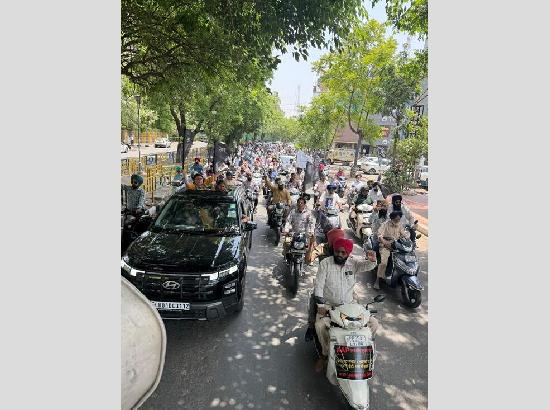 State Employees stage vehicle march in Mohali against Punjab Govt, demand resolution of pending issues